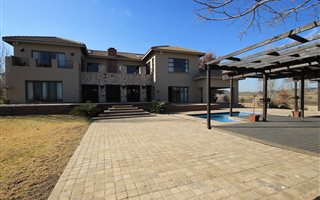 4 Bedroom House in Lanseria and surrounds
