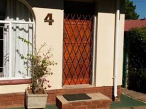 1 Bed Garden Cottage in Pierre van Ryneveld