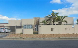 4 Bedroom House in Monte Vista