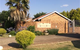 3 Bedroom Simplex in Benoni South