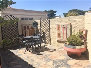 3 Bed Townhouse in Vereeniging Central