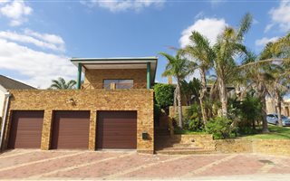 3 Bedroom House in Protea Heights