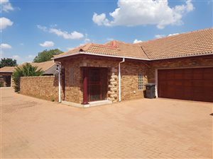 3 Bedroom Townhouse in Erasmus