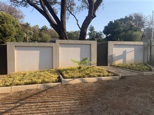 1060 m² Land available in Val de Grace