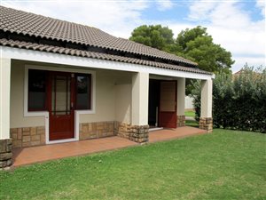 2 Bed Apartment in Keurboomstrand