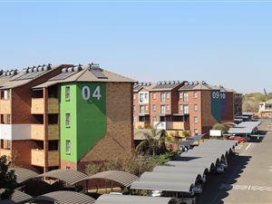2 Bed Apartment in Doornpoort and surrounds