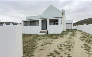 2 Bedroom House in St Helena Bay