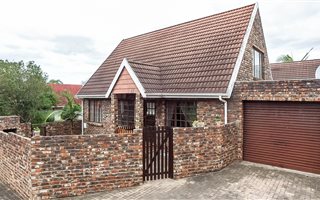 3 Bedroom House in Denneoord