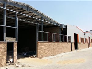 1300 m² Industrial space in Kya Sands