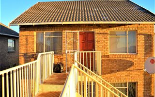 2 Bedroom Townhouse in Blomanda