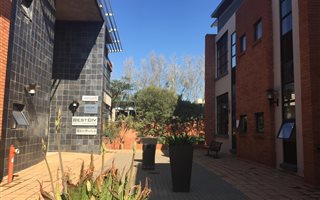100 m² Commercial space in Highveld