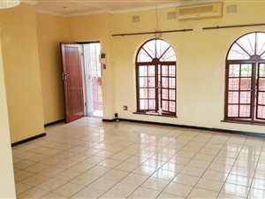 5 Bed House in Treasure Beach