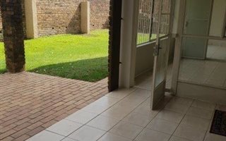 4 Bedroom Simplex in St Andrews