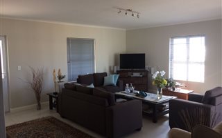 3 Bedroom House in Sunningdale