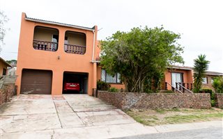 5 Bedroom House in Cleary Park
