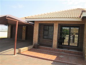 4 Bed House in Panorama