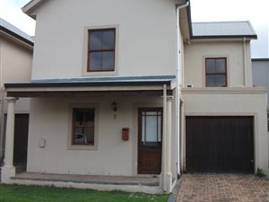 3 Bed Townhouse in Graanendal