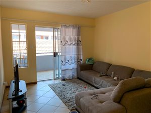 2 Bed Apartment in Die Hoewes