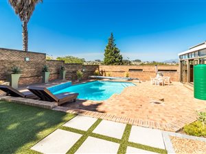 4 Bed House in Sonstraal