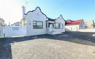 360 m² Commercial space in Southernwood