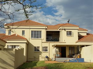 3.5 Bed House in Olympus AH