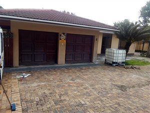 4 Bed House in Amandelrug