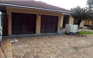 4 Bedroom House in Amandelrug