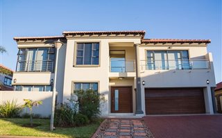 4 Bedroom House in Monavoni