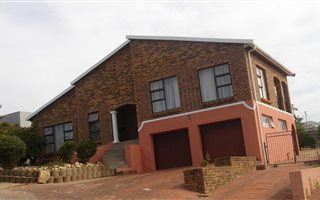 3 Bedroom House in Berg En Dal