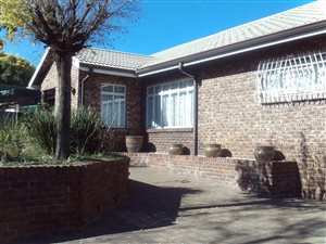 3 Bed House in Aviary Hill