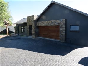 4 Bed House in Meyersdal