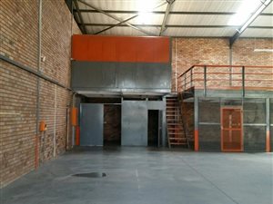 1300 m² Industrial space in Founders Hill