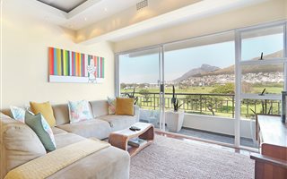 2 Bedroom Apartment in Mouille Point