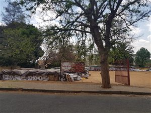 1.4 ha Land available in Northcliff
