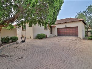 3 Bed Duet in Thatchfield