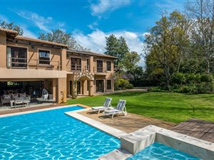 5 Bed House in Golden Hill