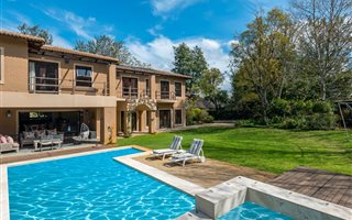 5 Bedroom House in Golden Hill