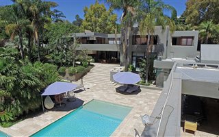 6 Bedroom House in Sandhurst