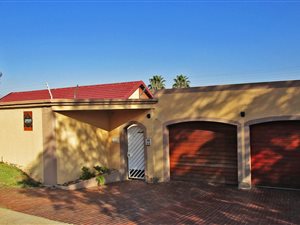 4 Bed House in Dewetshof