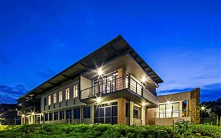 87 m² Office Space in Victoria Country Club Estate