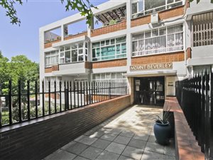 2 Bed Apartment in Cyrildene