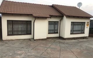 3 Bedroom House in Philip Nel Park