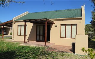 2 Bedroom Townhouse in Stilbaai