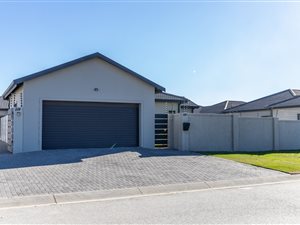 3 Bed House in Overbaakens