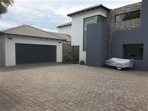 5 Bed House in Magalieskruin