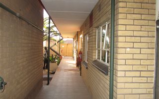 2 Bedroom Flat in Vanderbijlpark CE2