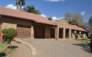 3 Bedroom House in Wierda Park