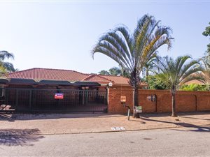 6 Bedroom House in Montana Park