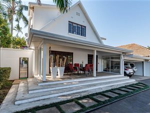 3 Bed House in Manor Gardens