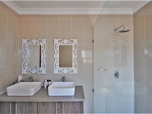 3 Bed House in Candlewoods Estate